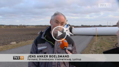 Vindmølle blæst omkuld